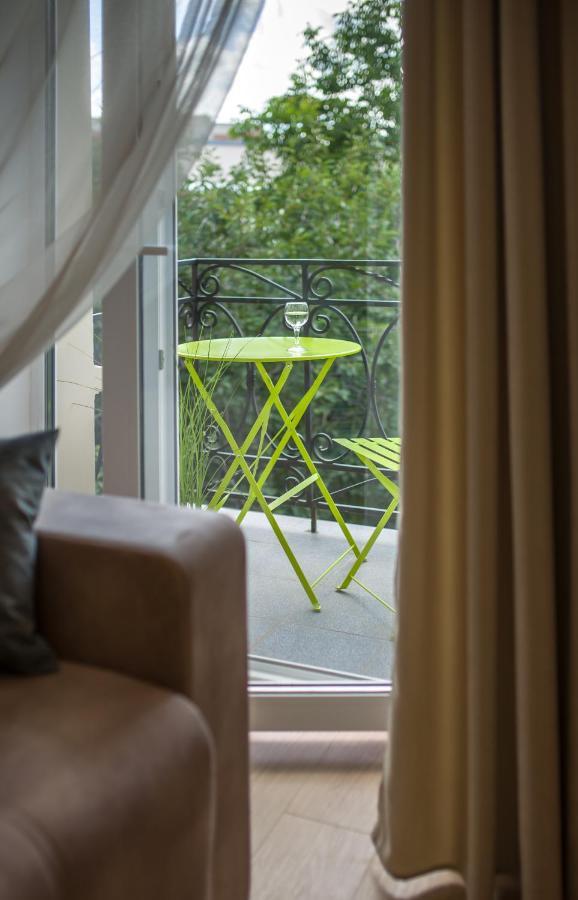 Modern Apartmeents Near Central Park ポルタヴァ エクステリア 写真