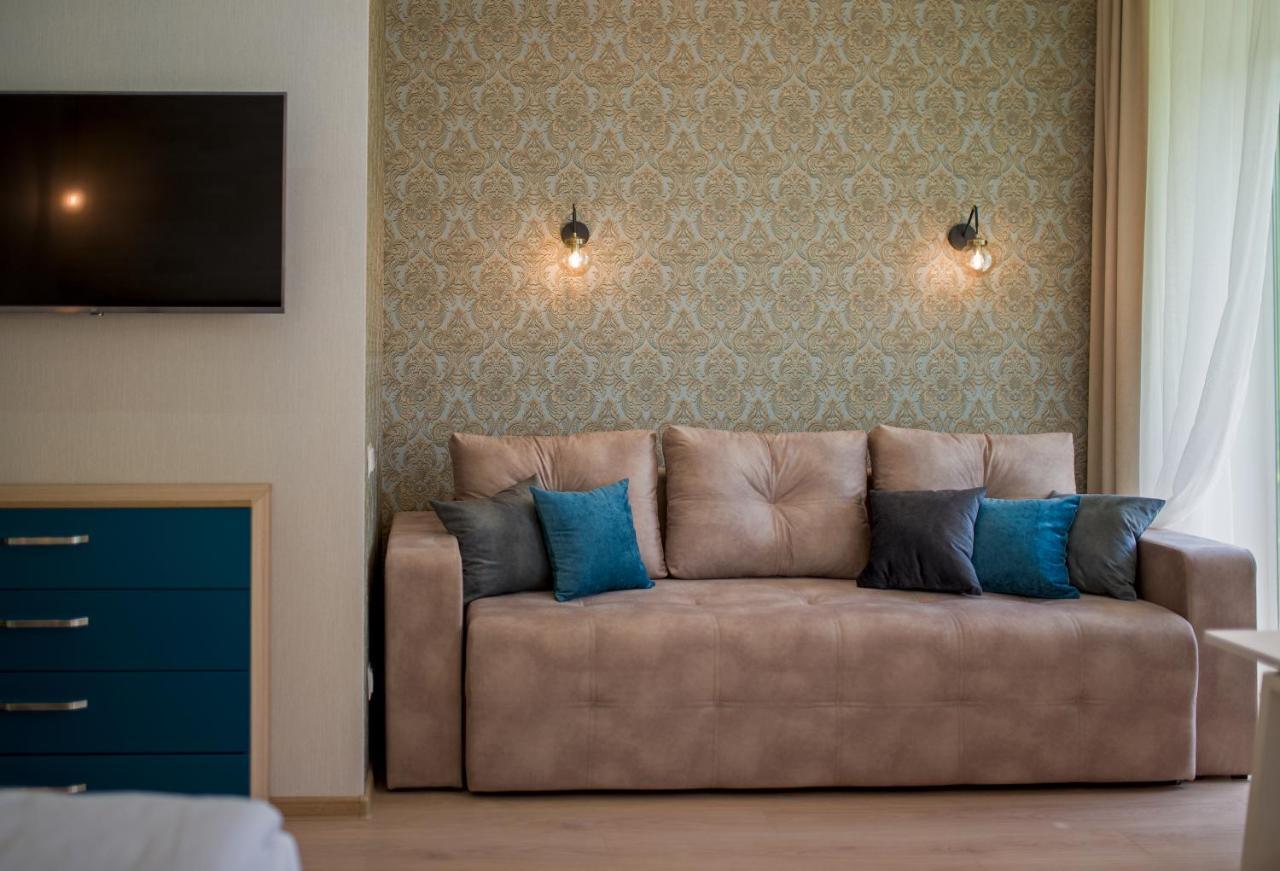 Modern Apartmeents Near Central Park ポルタヴァ エクステリア 写真