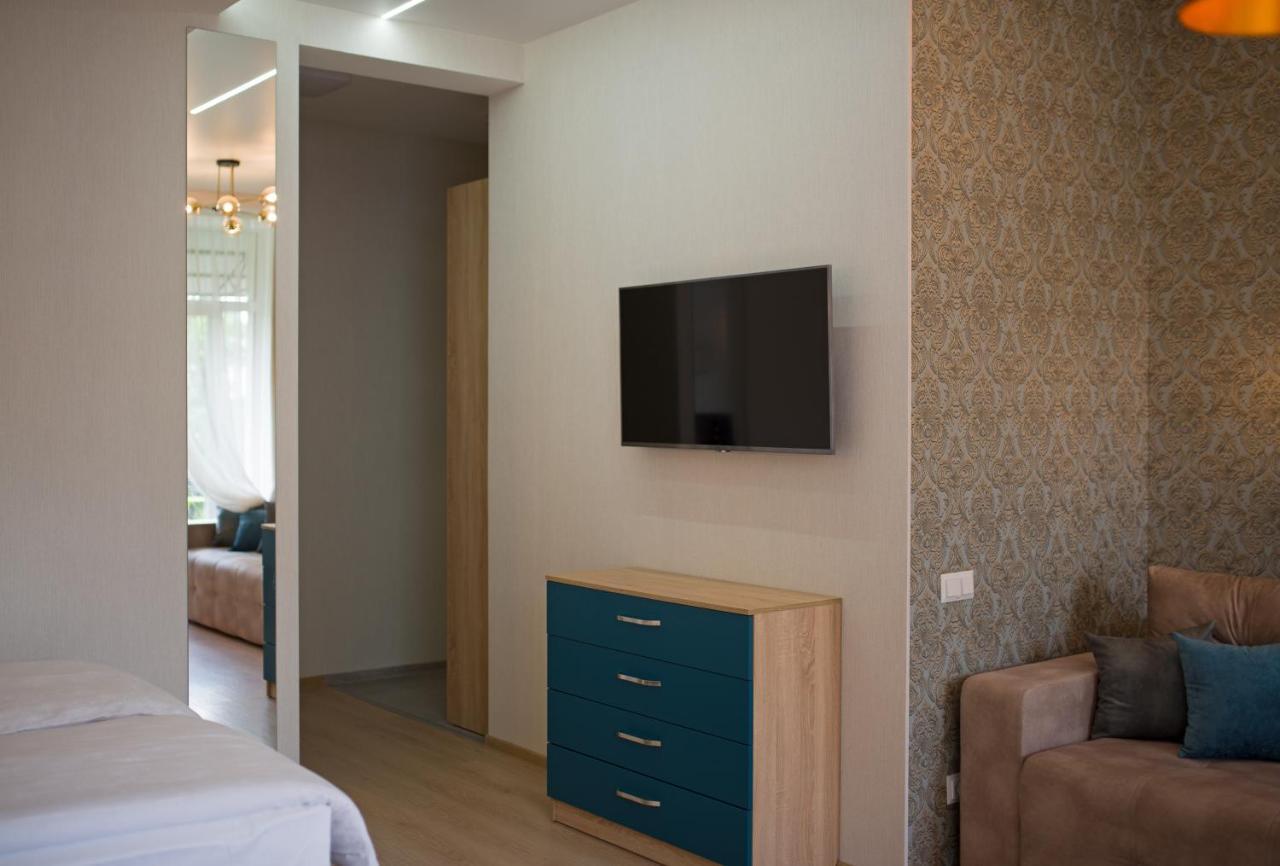 Modern Apartmeents Near Central Park ポルタヴァ エクステリア 写真